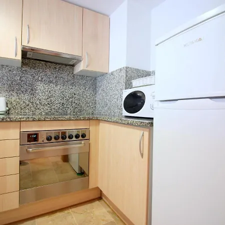 En Roses: Primera Linea De Mar, Piscina, Aire Acondicionado, Parking - Es-228-87 Apartamento *