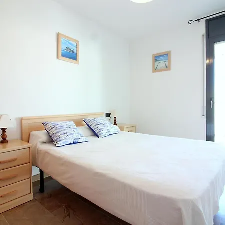 En Roses: Primera Linea De Mar, Piscina, Aire Acondicionado, Parking - Es-228-87 Apartament *