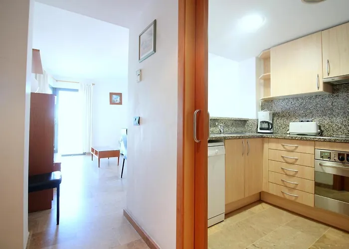 Apartament En Roses: Primera Linea De Mar, Piscina, Aire Acondicionado, Parking - Es-228-87 Roses